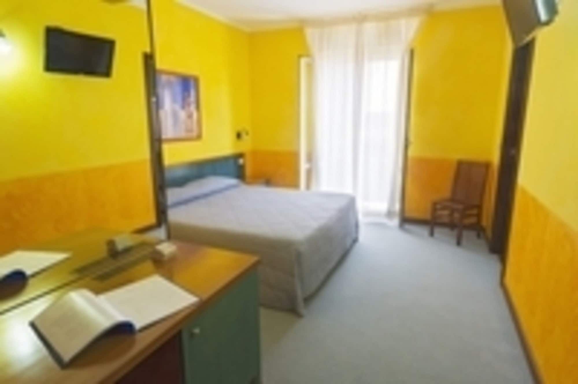 Hotel Clelia Устика Экстерьер фото